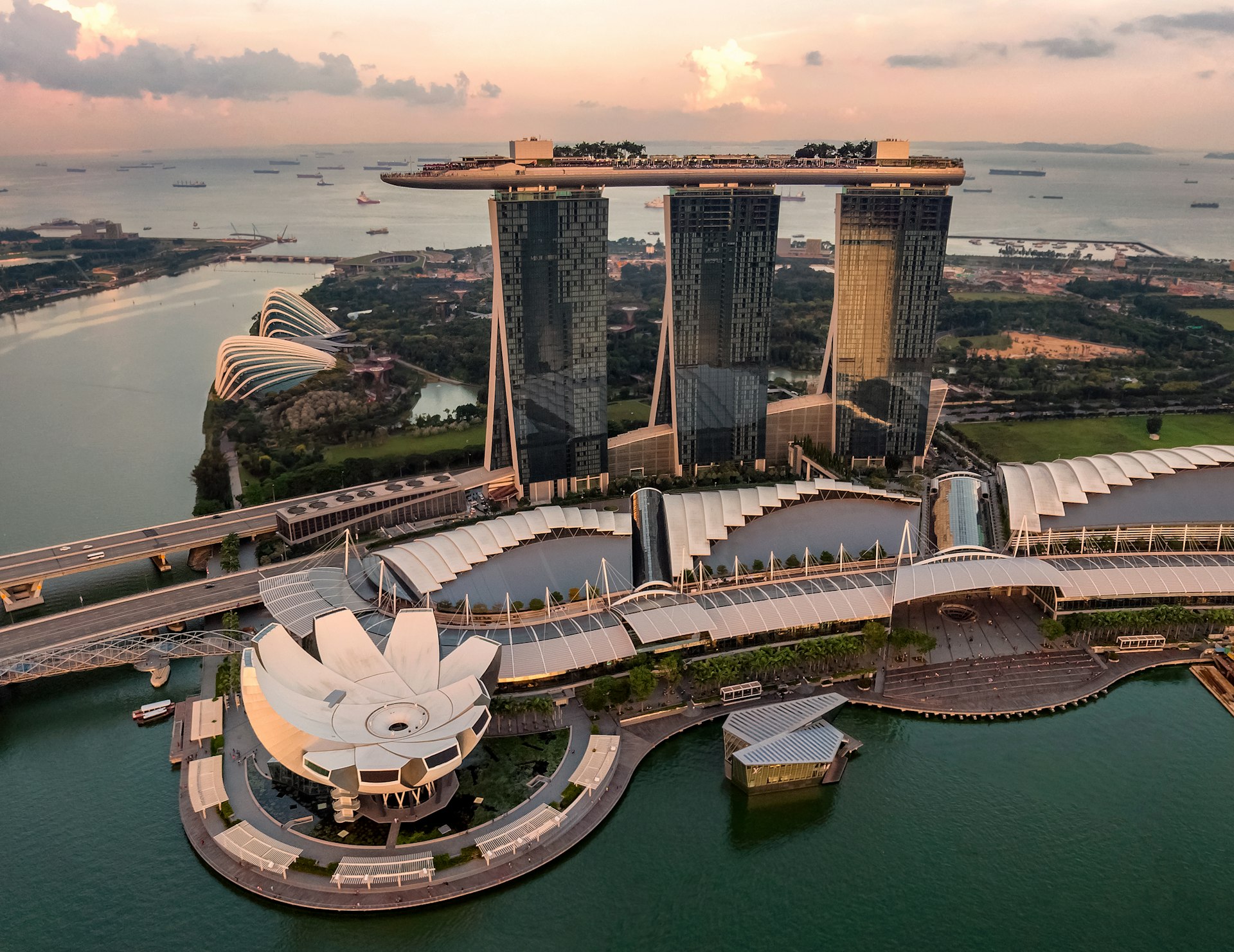 Marina Bay Sands สิงคโปร์ สถานที่ท่องเที่ยวยอดนิยม ไอคอนแห่งสิงคโปร์